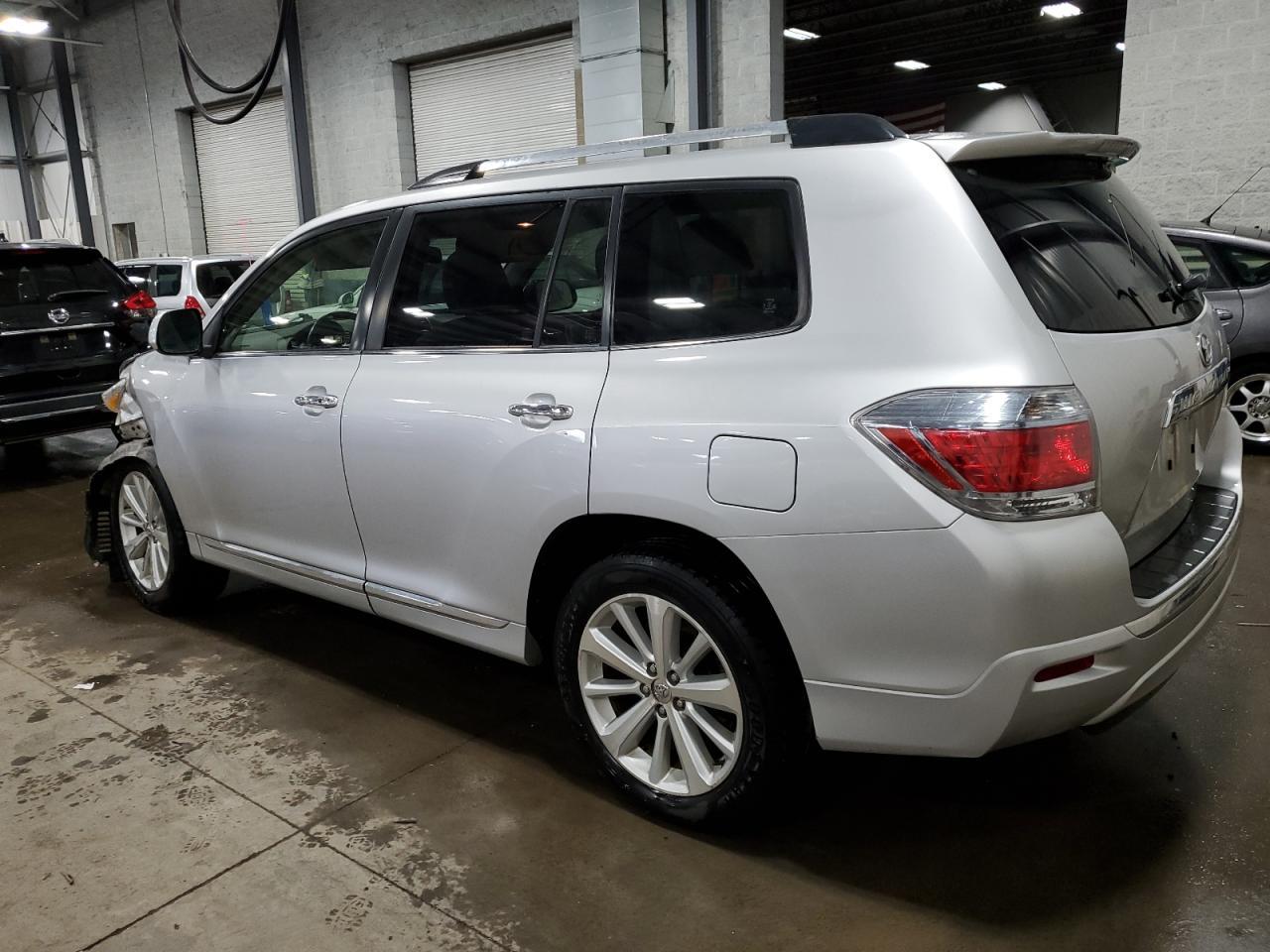 2012 TOYOTA HIGHLANDER - Image 2