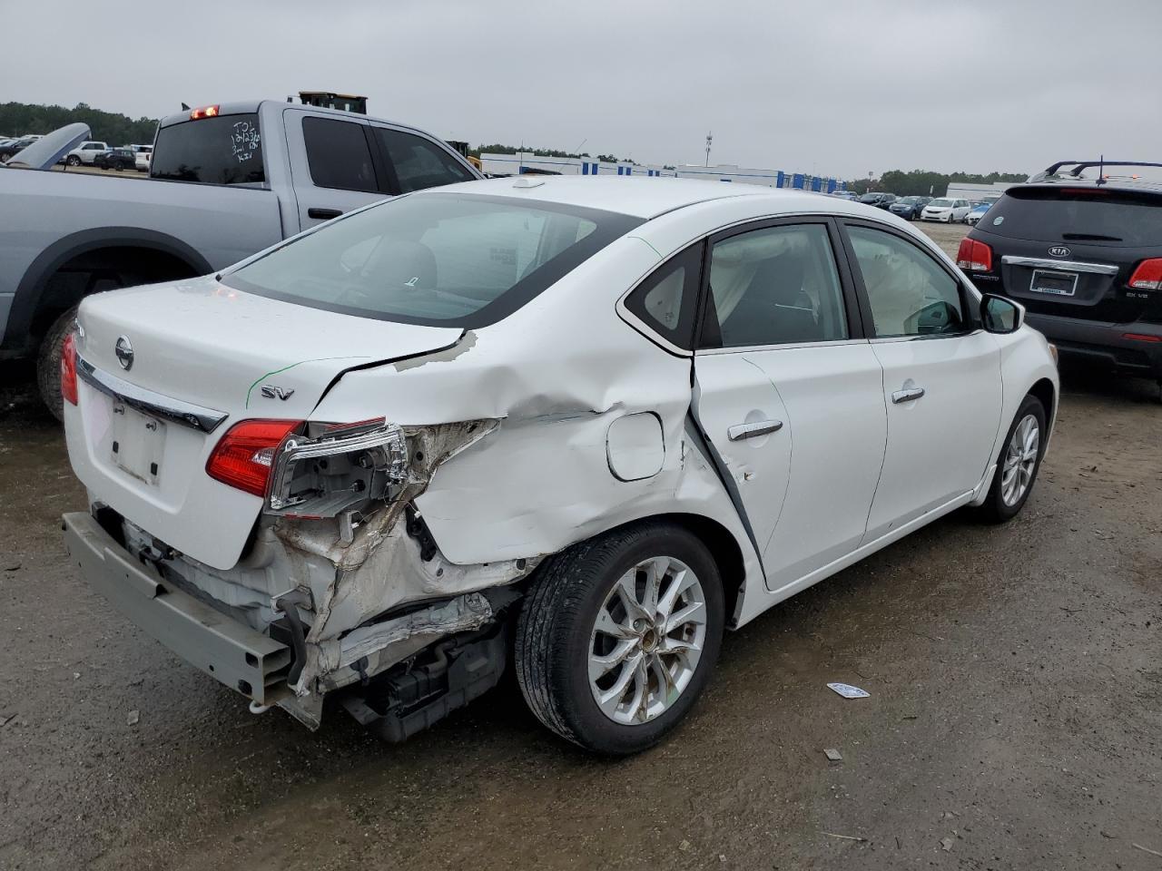 2018 NISSAN SENTRA S - Фото 3
