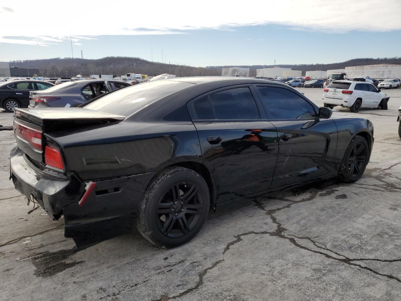 2013 DODGE CHARGER SE - Фото 3