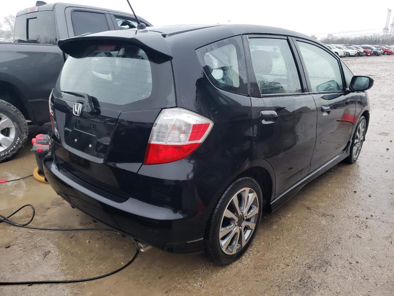 2013 HONDA FIT SPORT - Фото 3