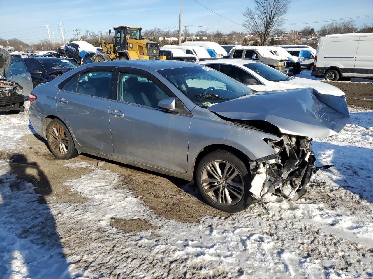 2015 TOYOTA CAMRY LE - Фото 4