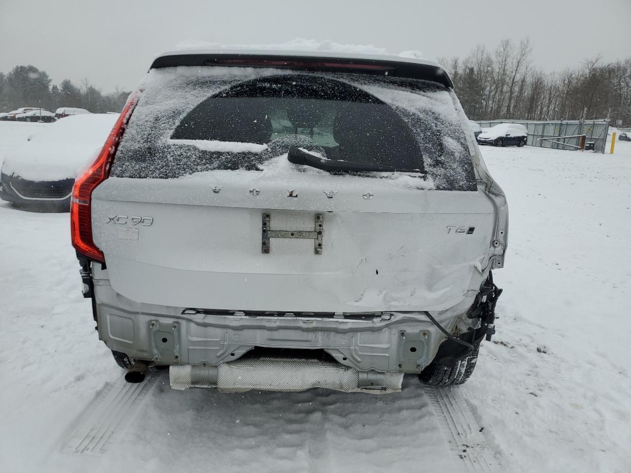 2016 VOLVO XC90 T6 - Фото 6