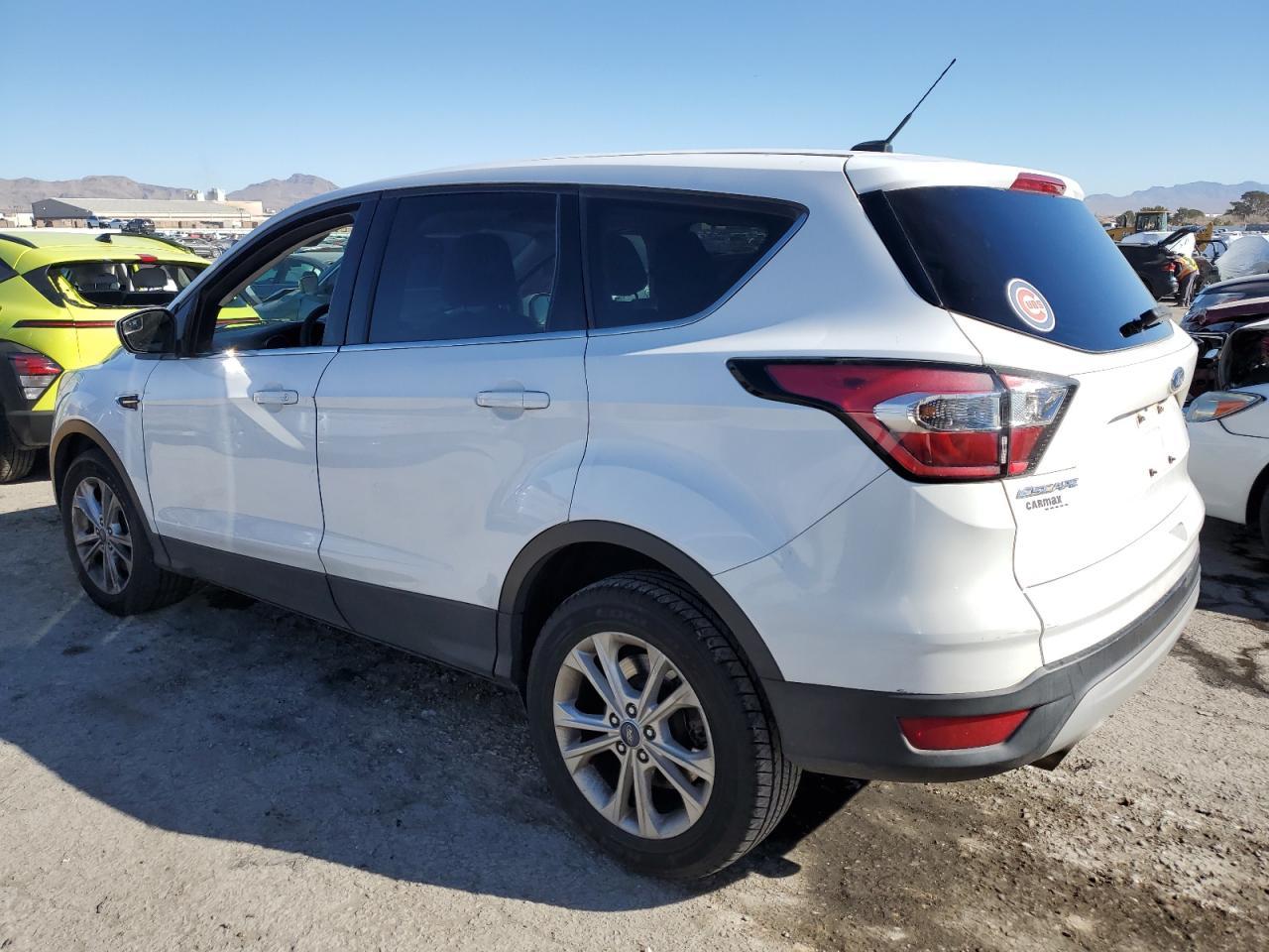 2017 FORD ESCAPE SE - Image 2