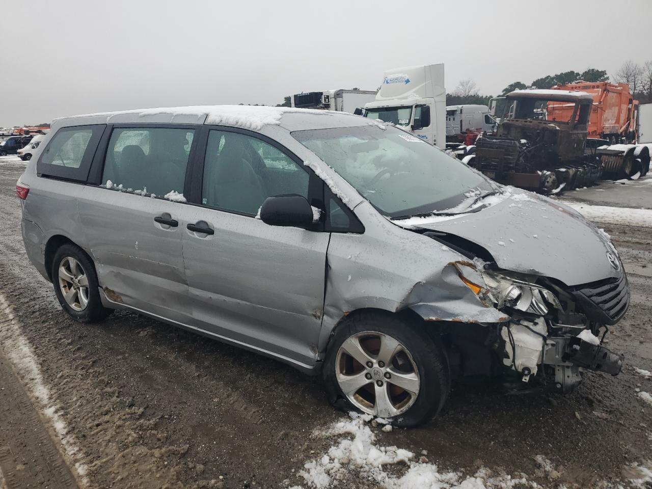 2015 TOYOTA SIENNA - Фото 4