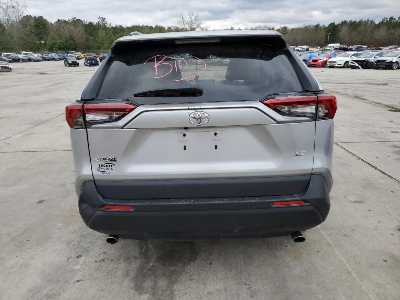 2021 TOYOTA RAV4 LE - Фото 6