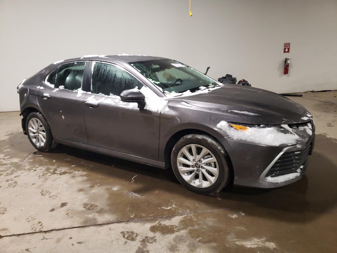 2023 TOYOTA CAMRY LE - Фото 4