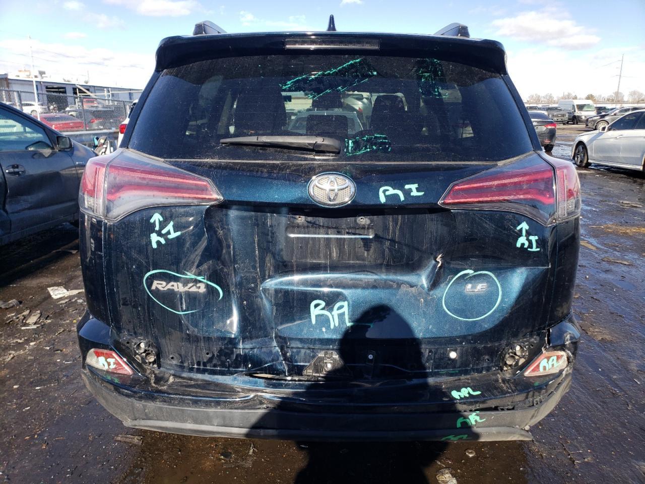 2017 TOYOTA RAV4 LE - Фото 6