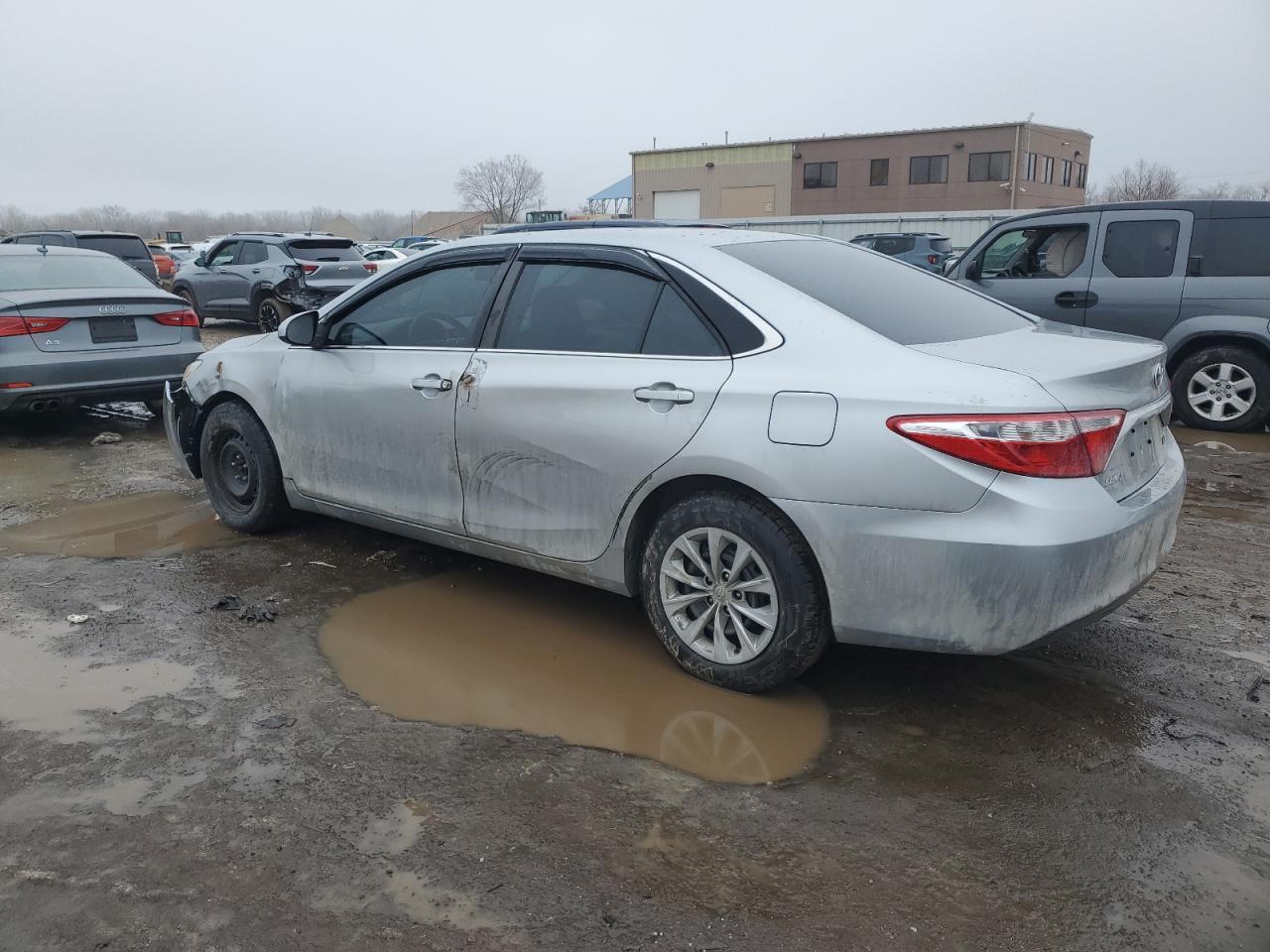 2016 TOYOTA CAMRY LE - Фото 2