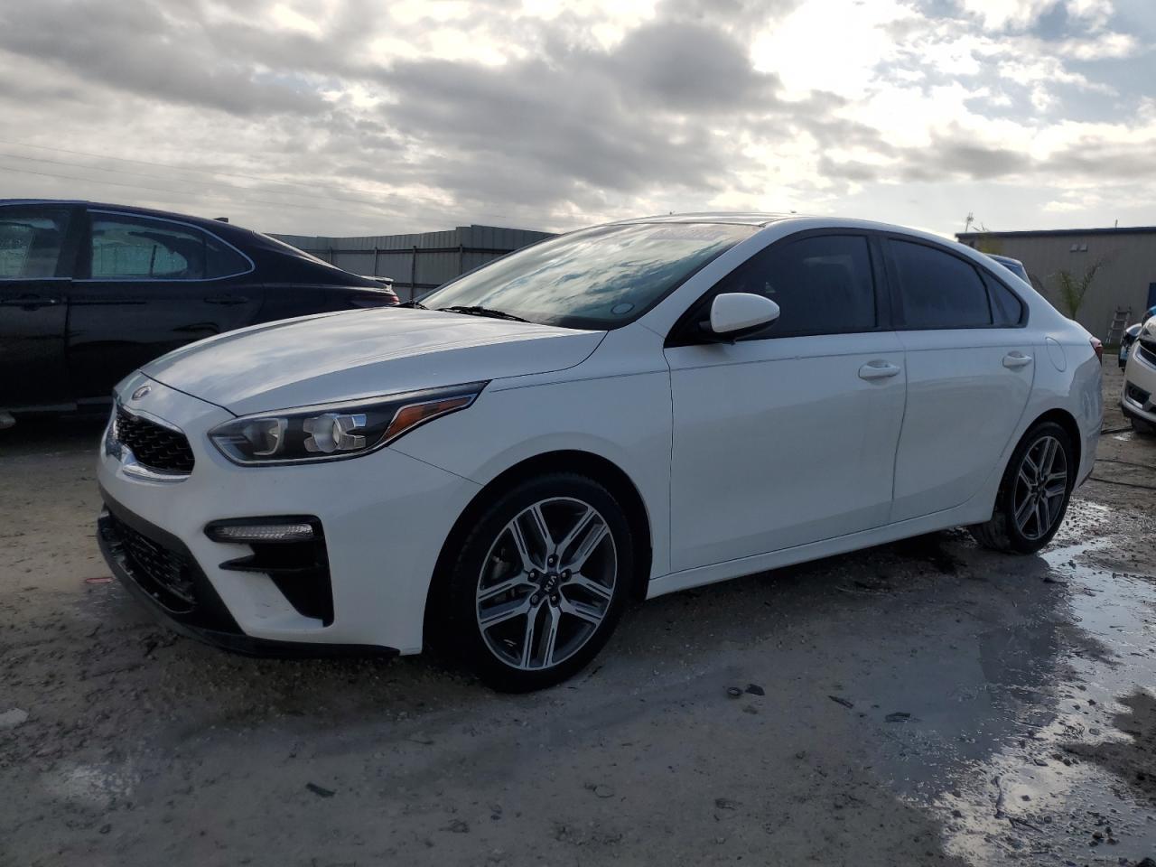 2019 KIA FORTE GT L car image