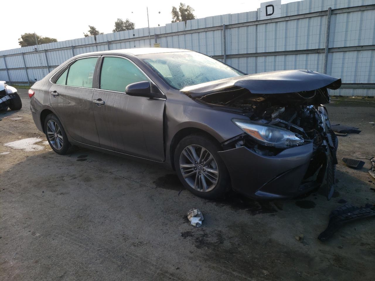 2015 TOYOTA CAMRY LE - Image 4