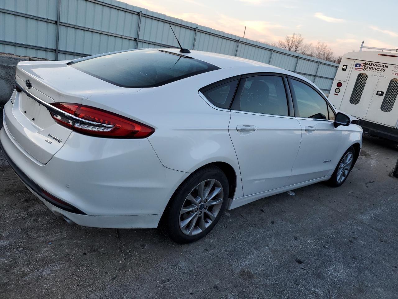2017 FORD FUSION SE - Фото 3