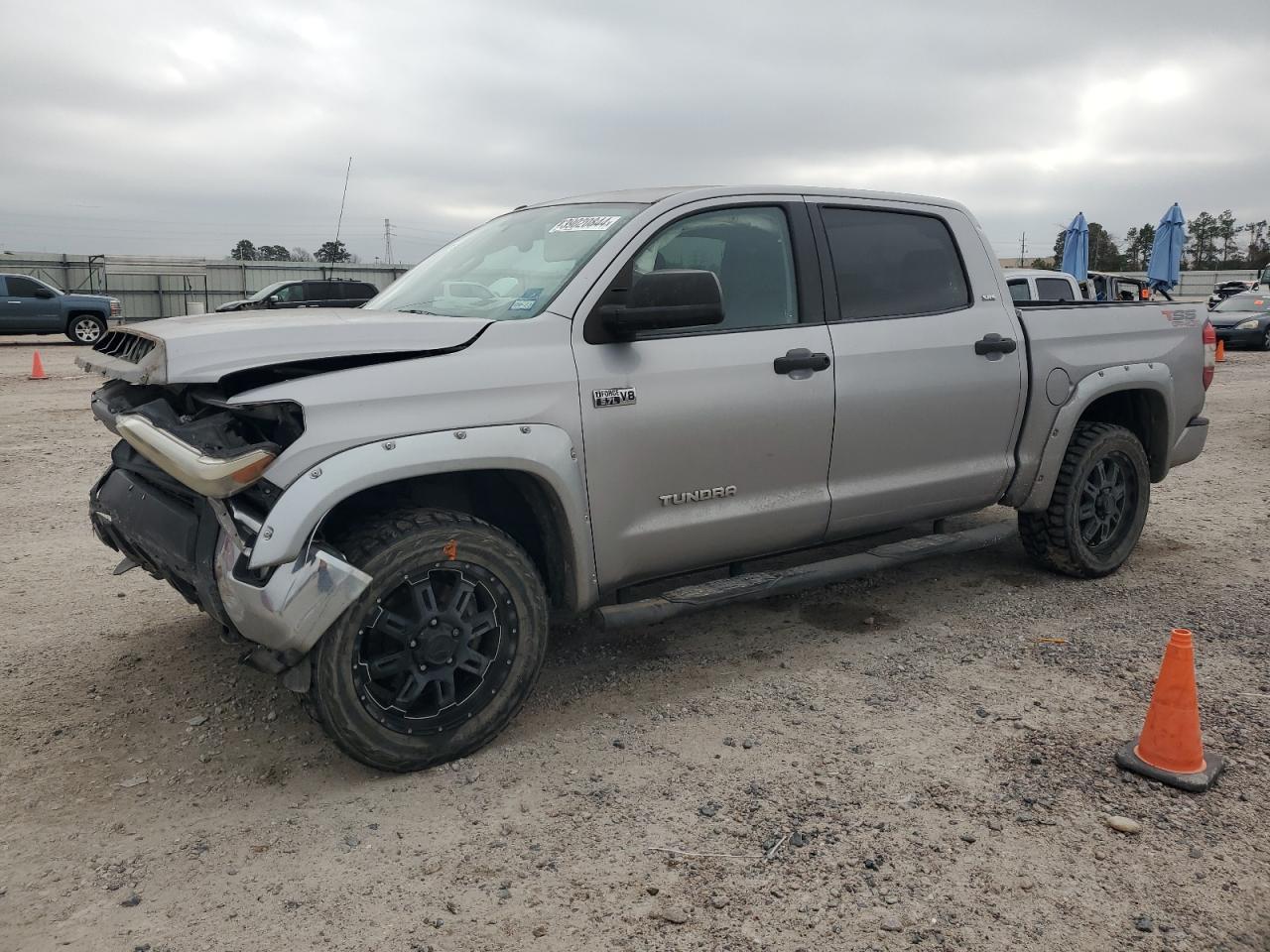 2015 TOYOTA TUNDRA CRE car image