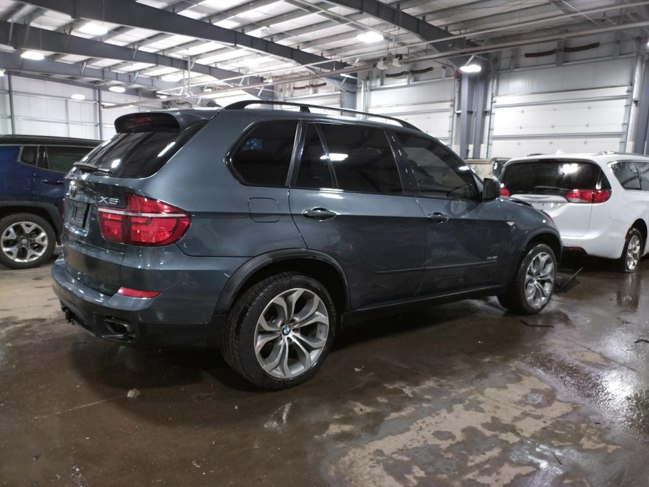 2013 BMW X5 XDRIVE5 - Image 3