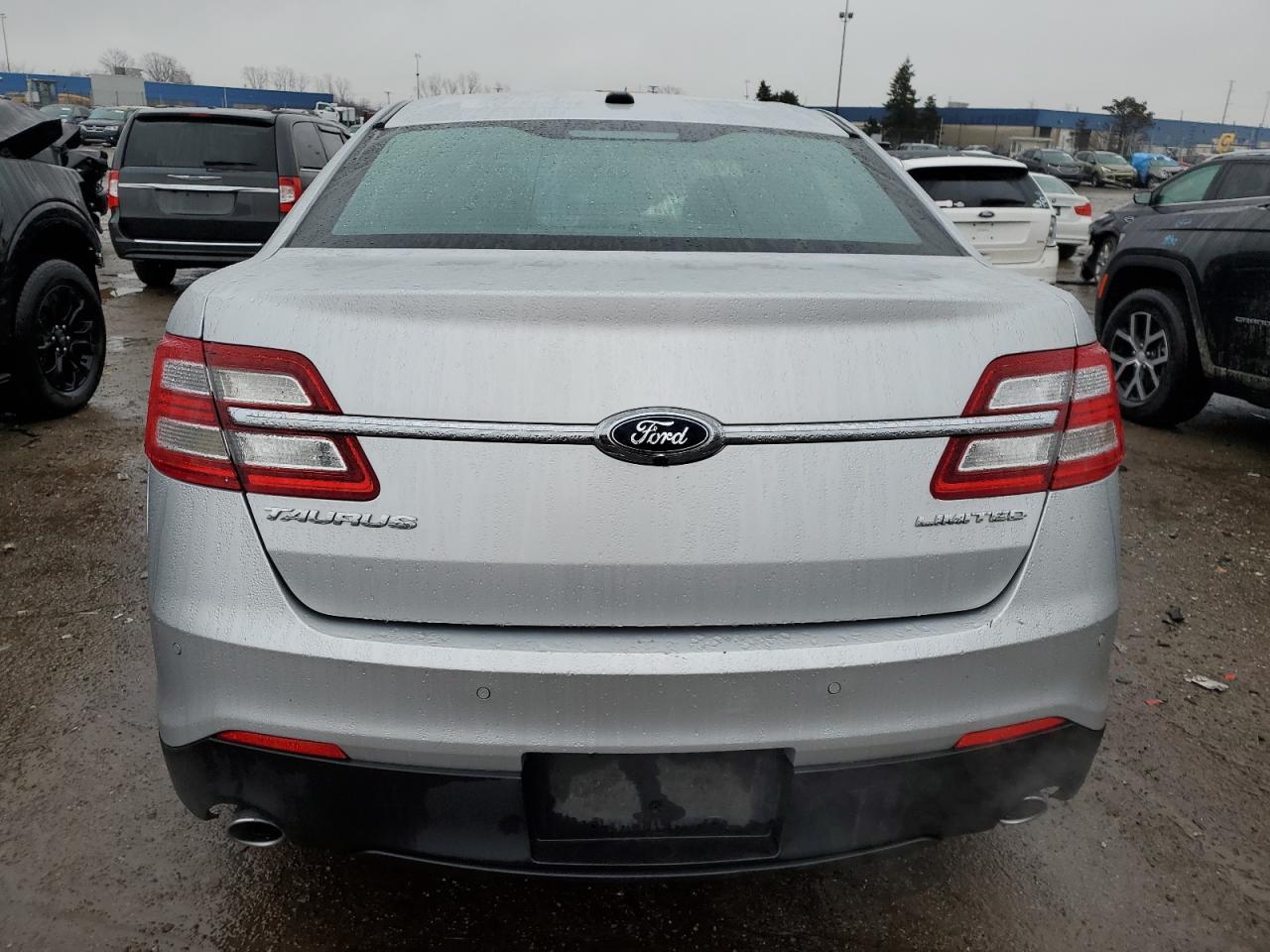 2018 FORD TAURUS LIM - Image 6