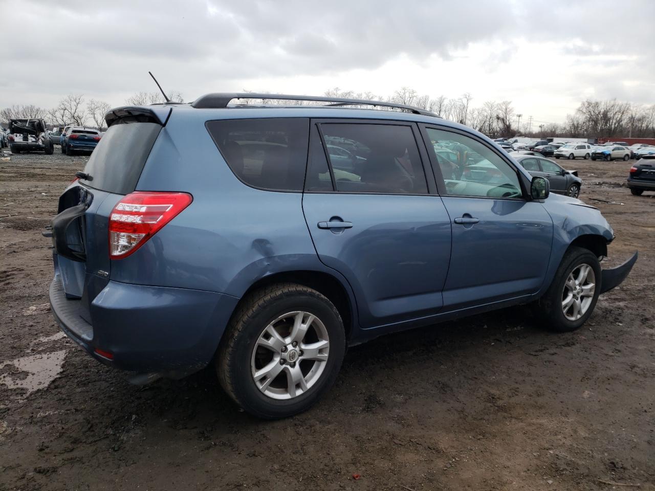 2011 TOYOTA RAV4 - Фото 3