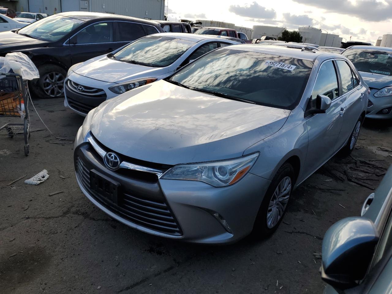 2016 TOYOTA CAMRY LE