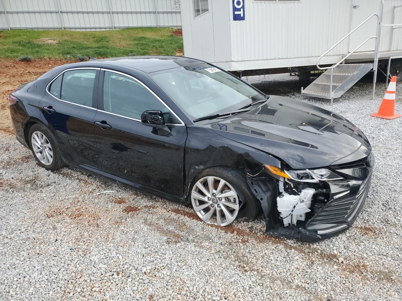 2023 TOYOTA CAMRY LE - Фото 4