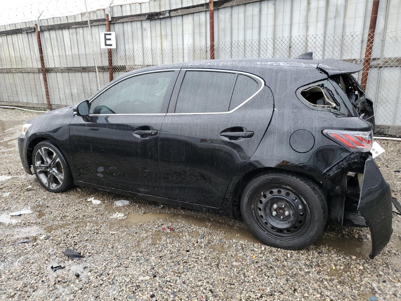2016 LEXUS CT 200 - Фото 2