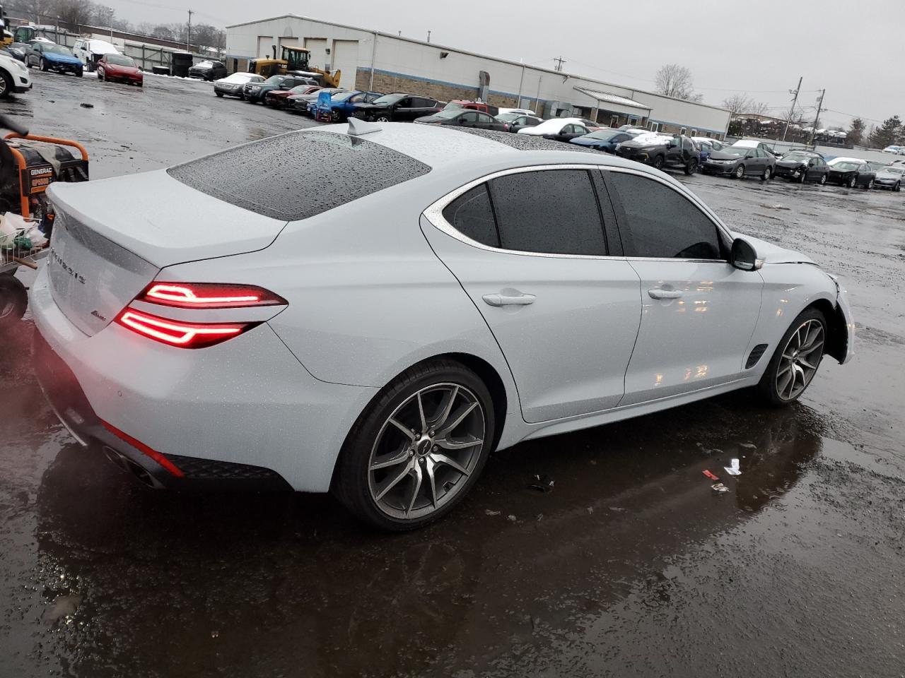 2022 GENESIS G70 BASE - Фото 3