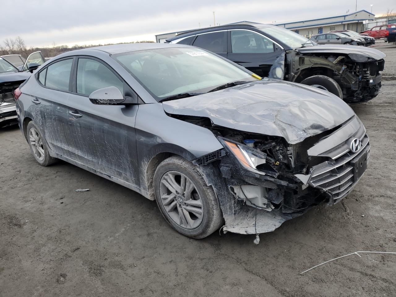 2019 HYUNDAI ELANTRA SE - Фото 4