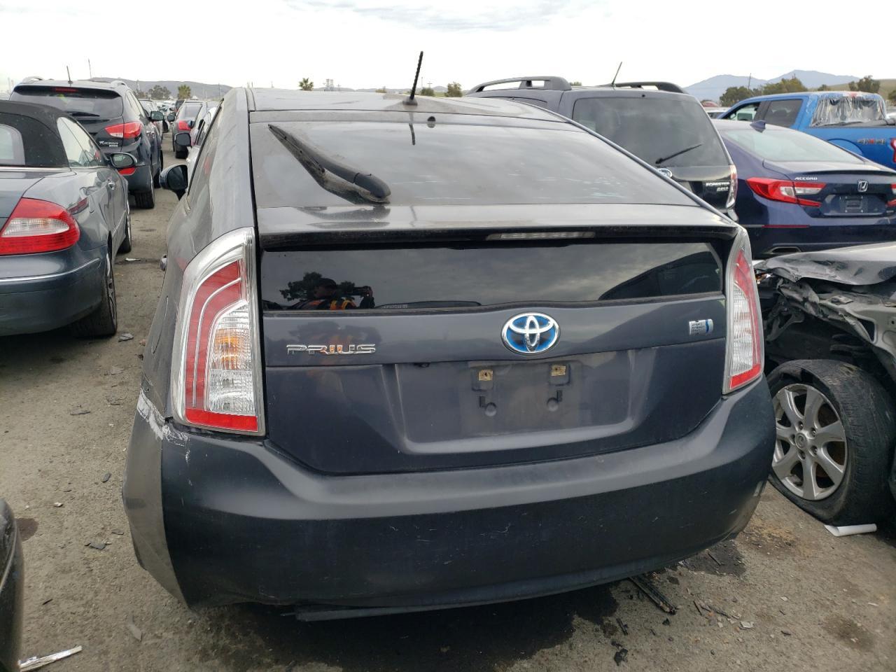 2015 TOYOTA PRIUS - Фото 6