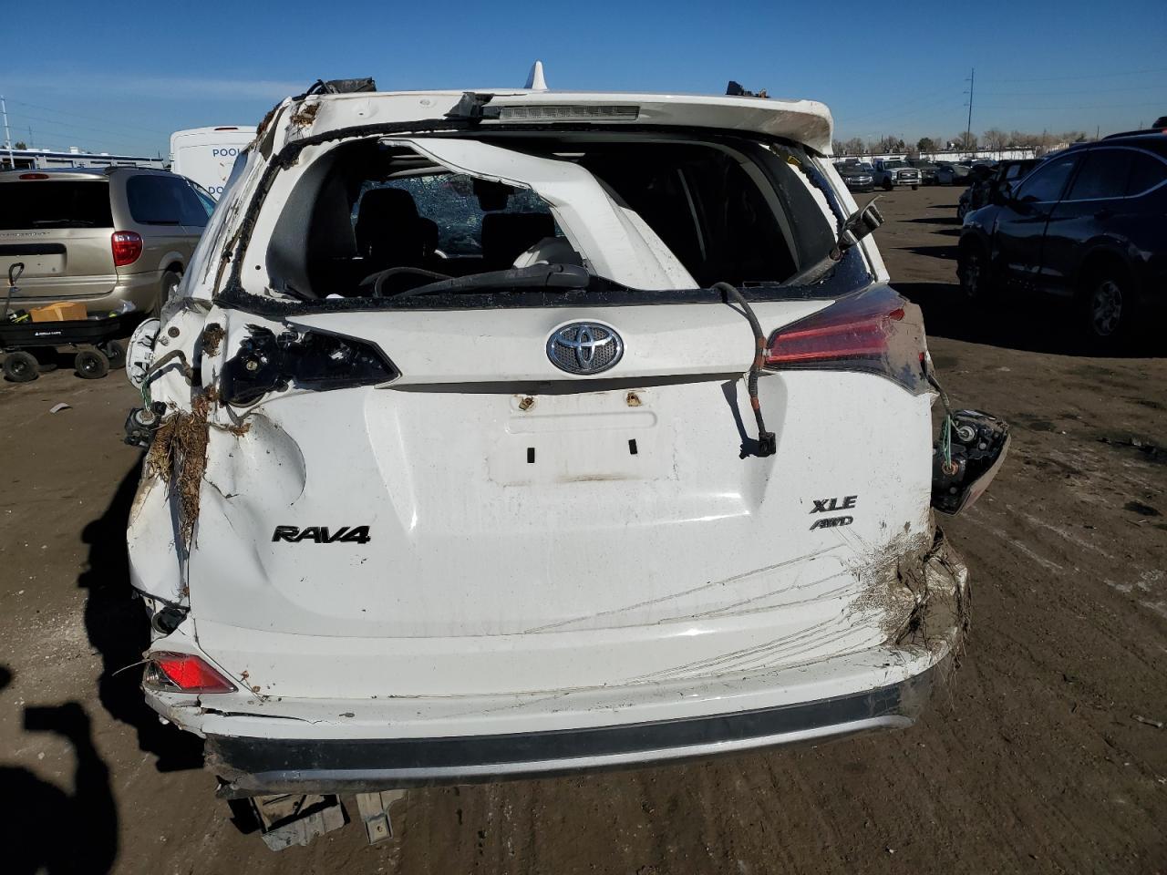 2017 TOYOTA RAV4 XLE - Image 6