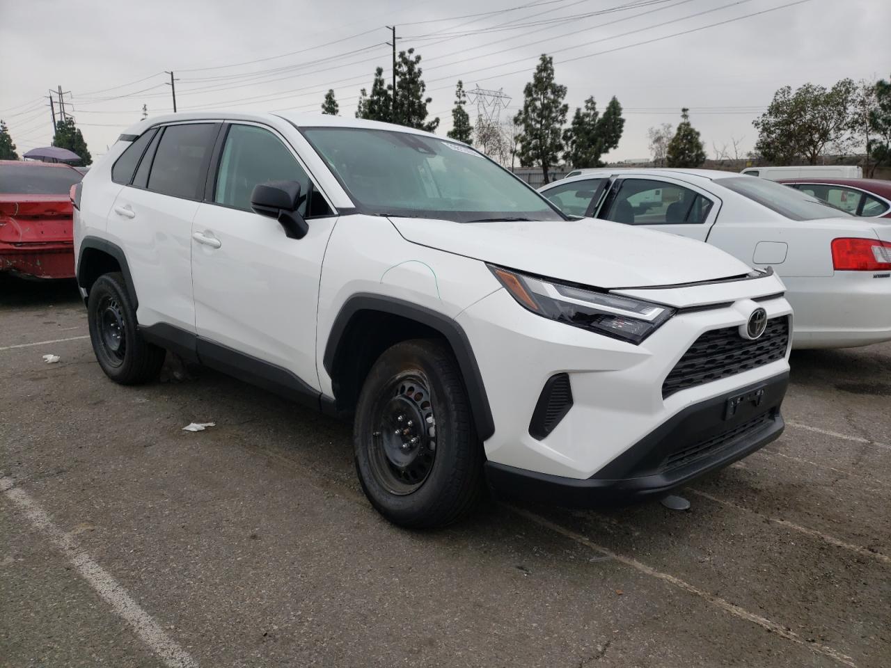 2023 TOYOTA RAV4 LE - Фото 4