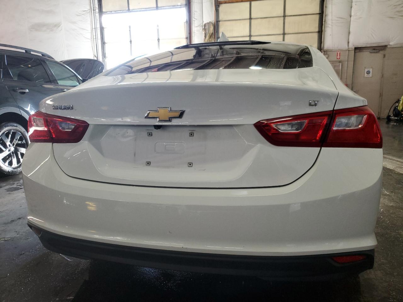 2017 CHEVROLET MALIBU LT - Image 6