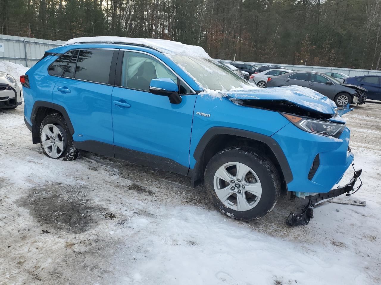 2020 TOYOTA RAV4 XLE - Фото 4