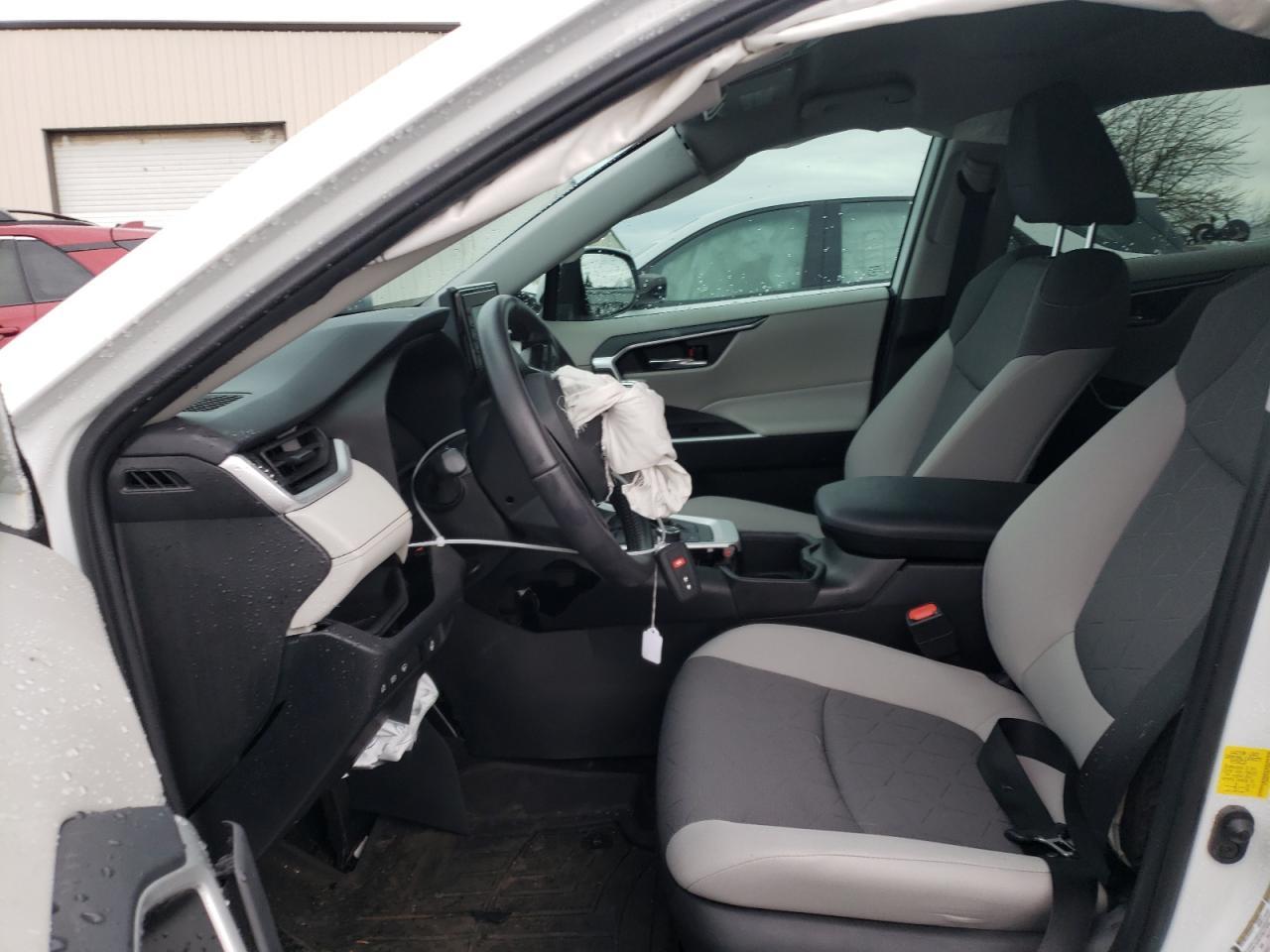 2022 TOYOTA RAV4 XLE - Фото 7