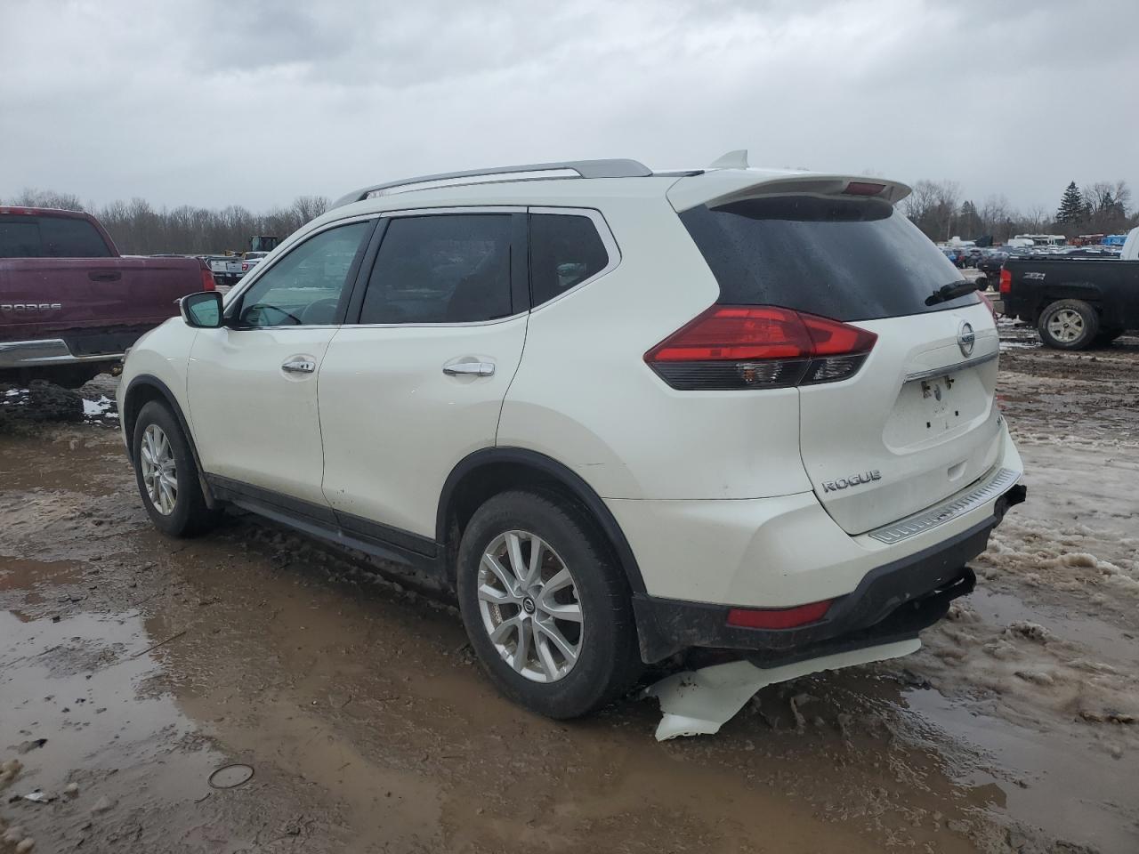 2017 NISSAN ROGUE SV - Фото 2