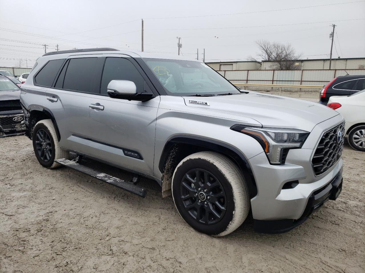 2023 TOYOTA SEQUOIA SR - Фото 4