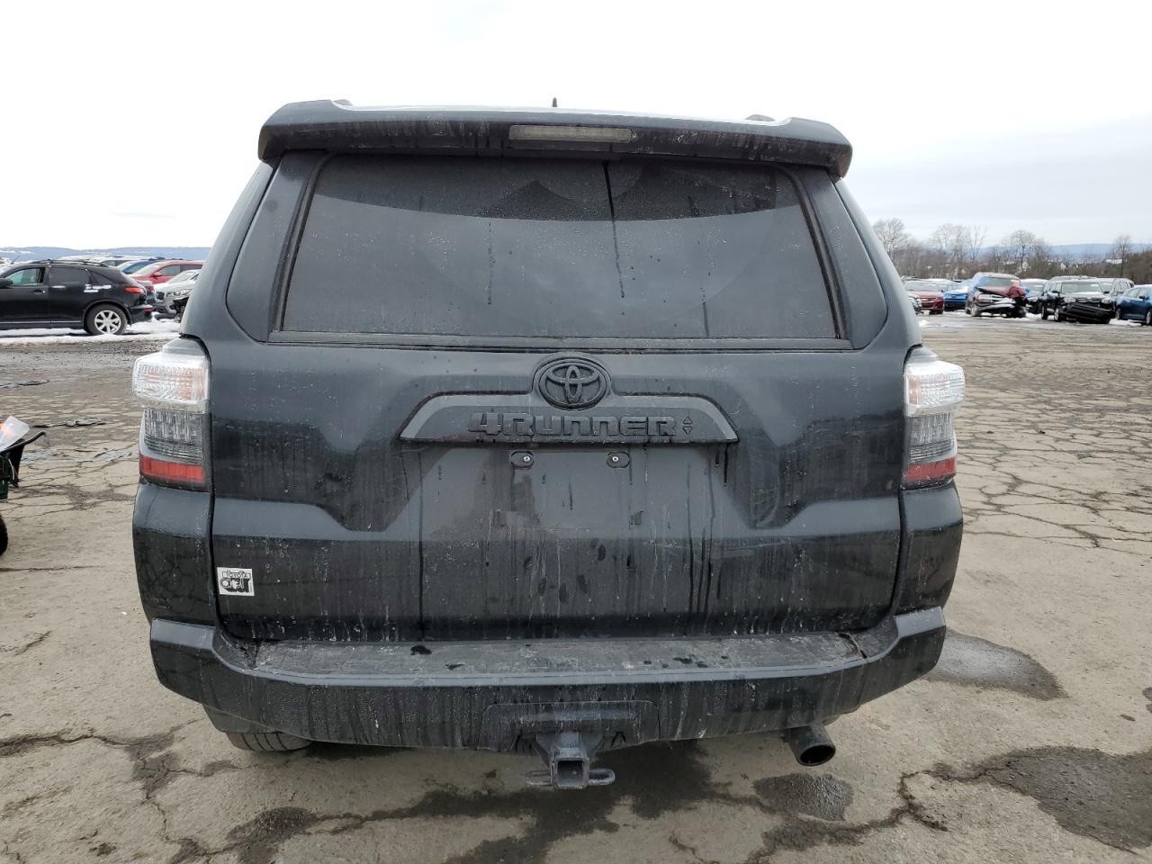 2022 TOYOTA 4RUNNER SR - Image 6