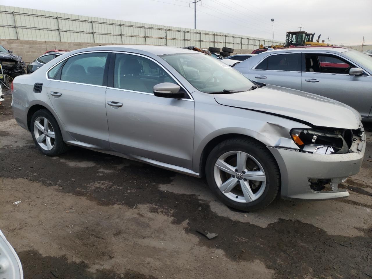 2013 VOLKSWAGEN PASSAT SE - Фото 4