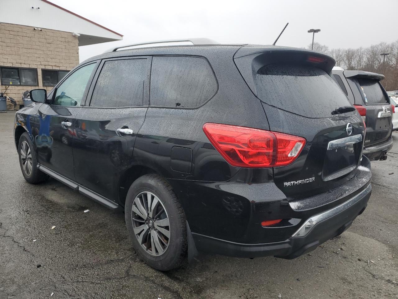 2017 NISSAN PATHFINDER - Image 2