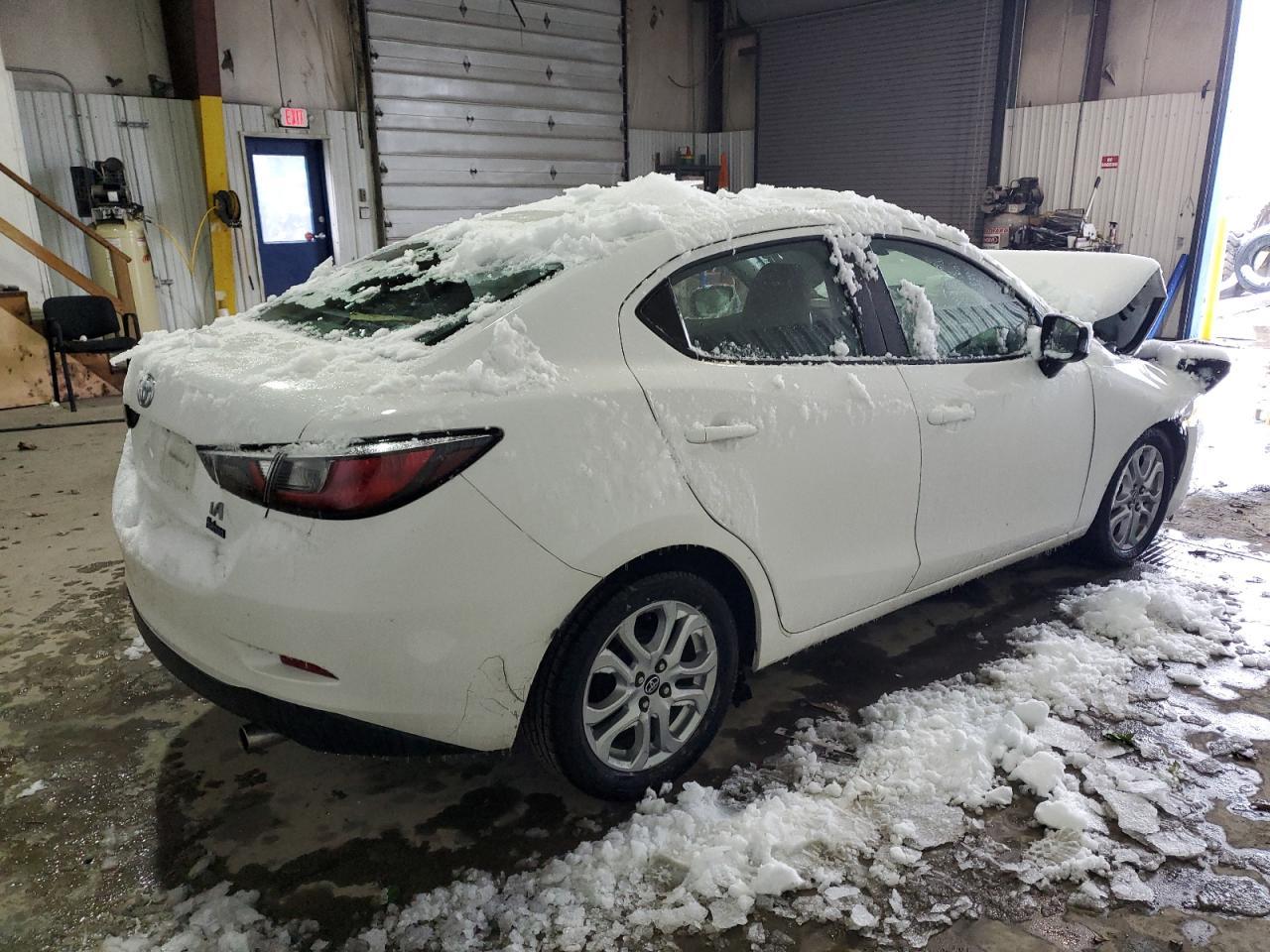 2017 TOYOTA YARIS IA - Image 3
