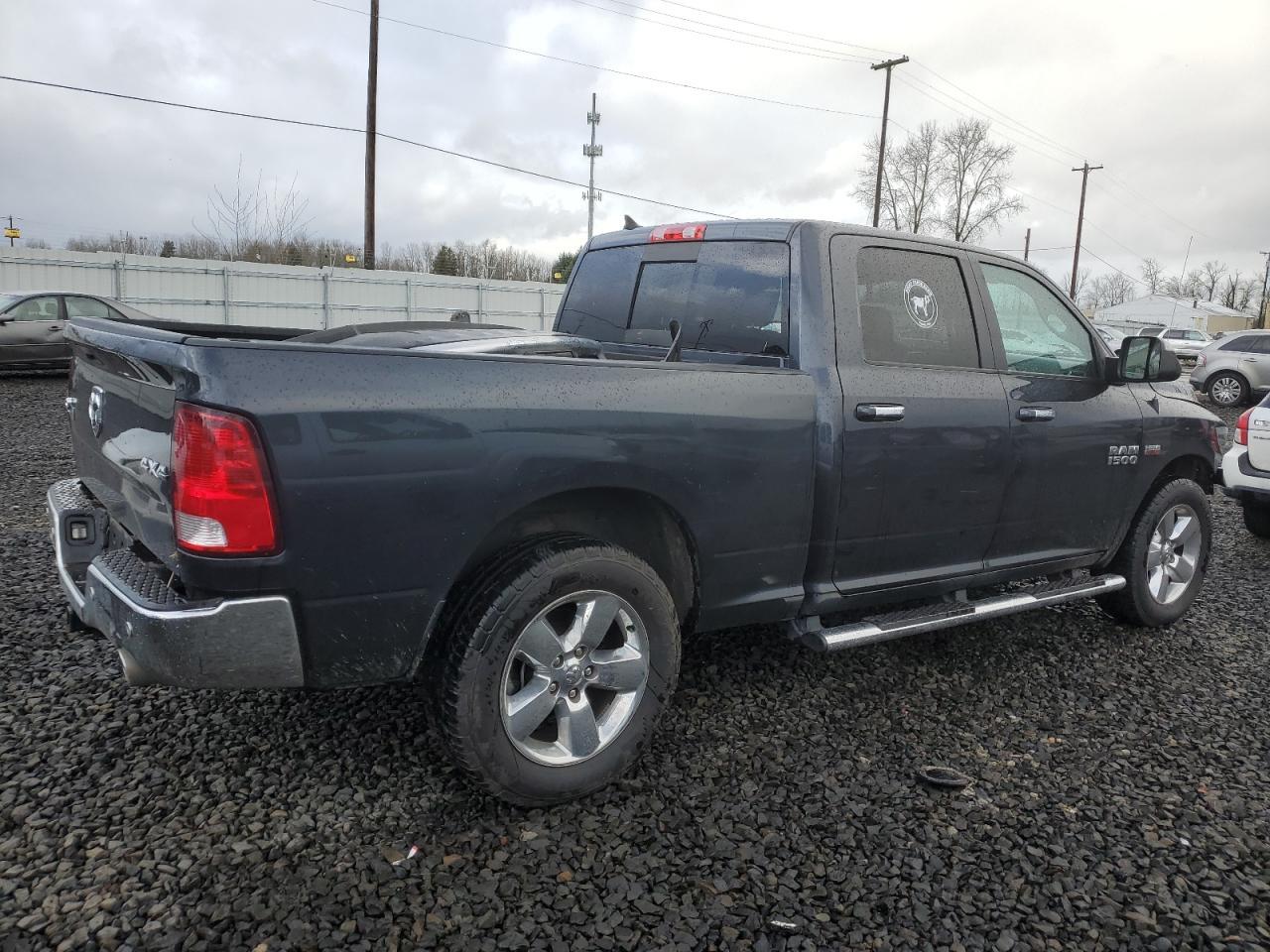 2017 RAM 1500 SLT - Image 3