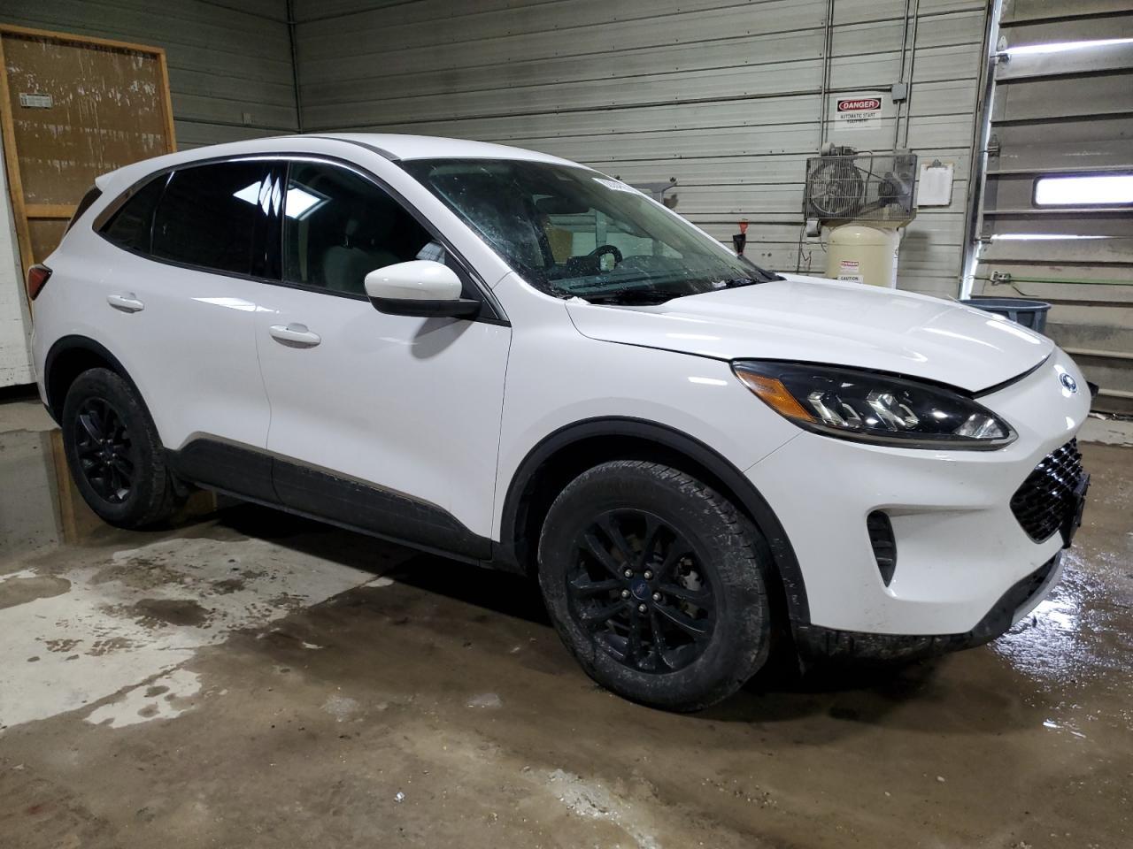 2020 FORD ESCAPE SE - Image 4