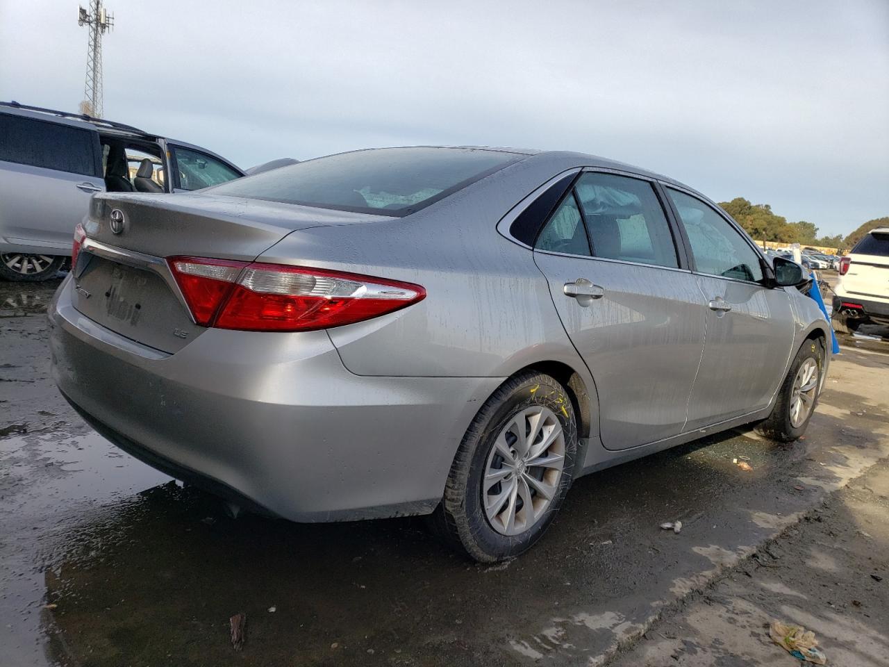 2016 TOYOTA CAMRY LE - Image 3