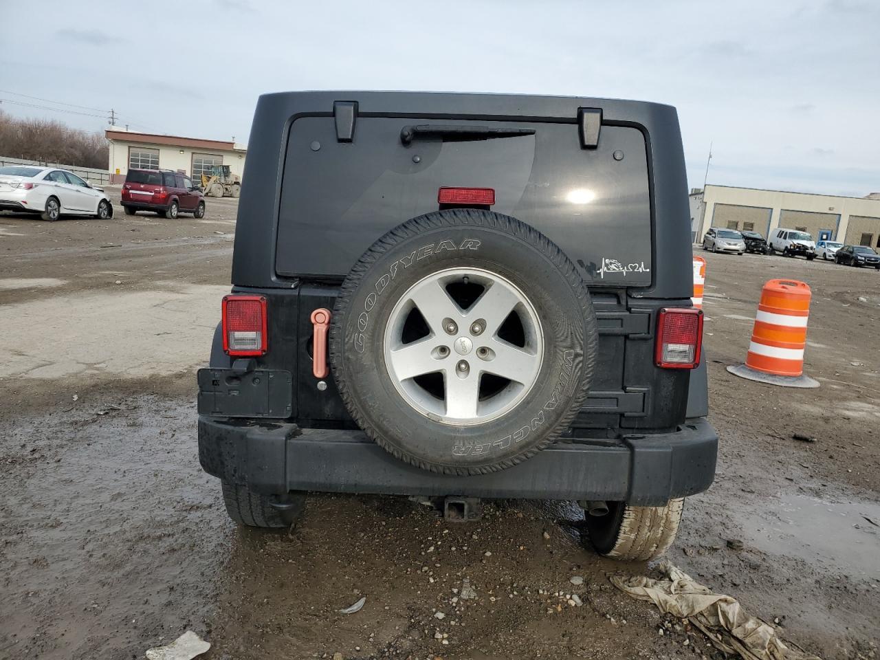 2012 JEEP WRANGLER U - Image 6