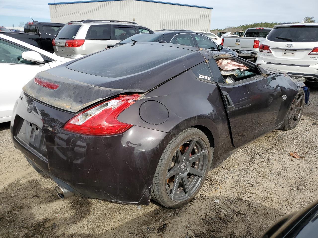 2010 NISSAN 370Z - Фото 3