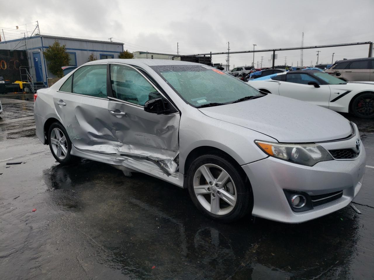 2014 TOYOTA CAMRY L - Image 4
