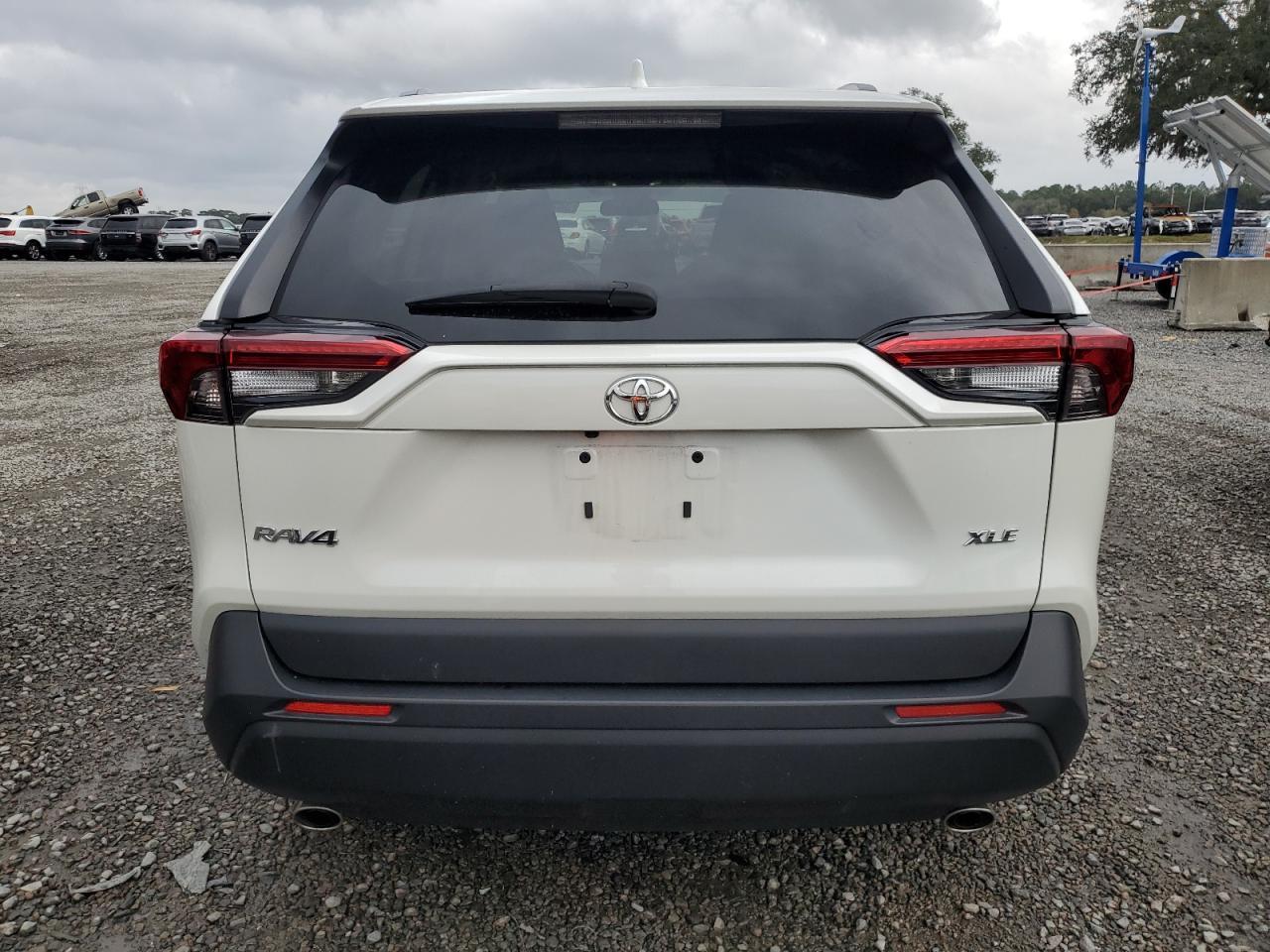 2022 TOYOTA RAV4 XLE P - Image 6