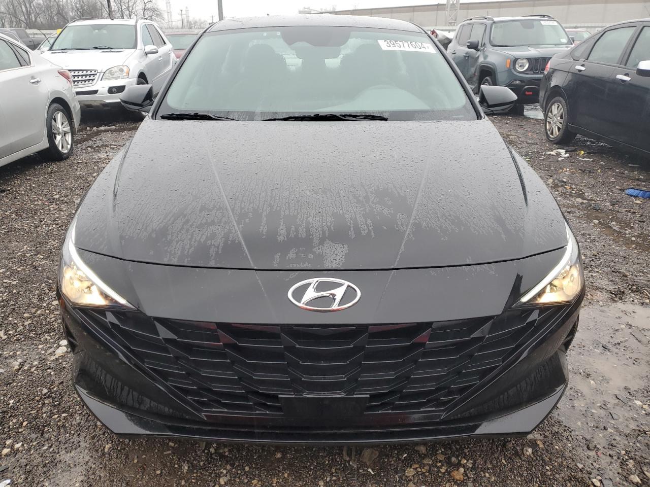 2022 HYUNDAI ELANTRA SE - Фото 5