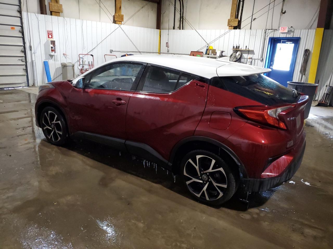 2018 TOYOTA C-HR XLE - Фото 2