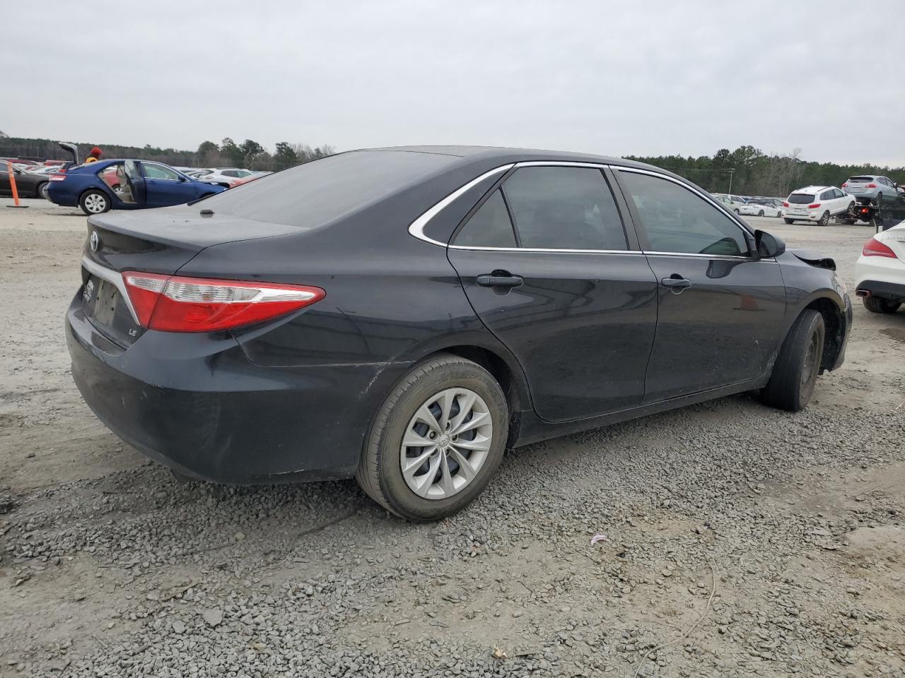 2017 TOYOTA CAMRY LE - Фото 3