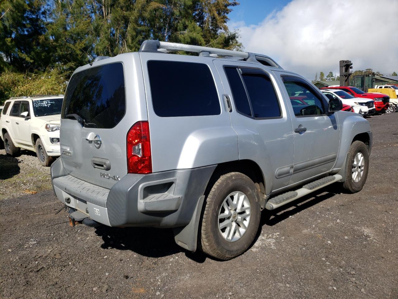 2015 NISSAN XTERRA X - Фото 3