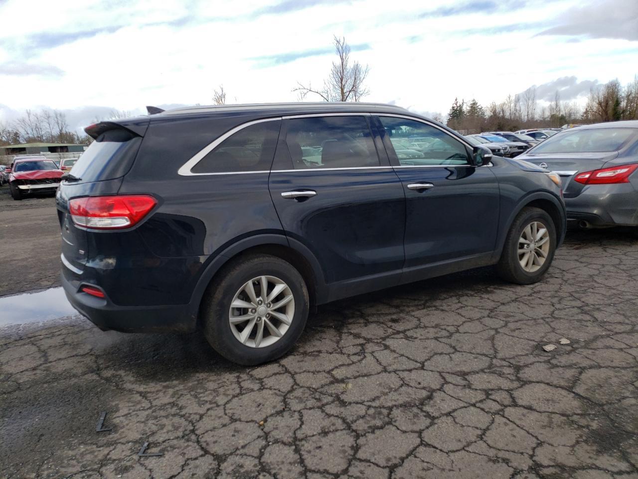 2017 KIA SORENTO LX - Image 3