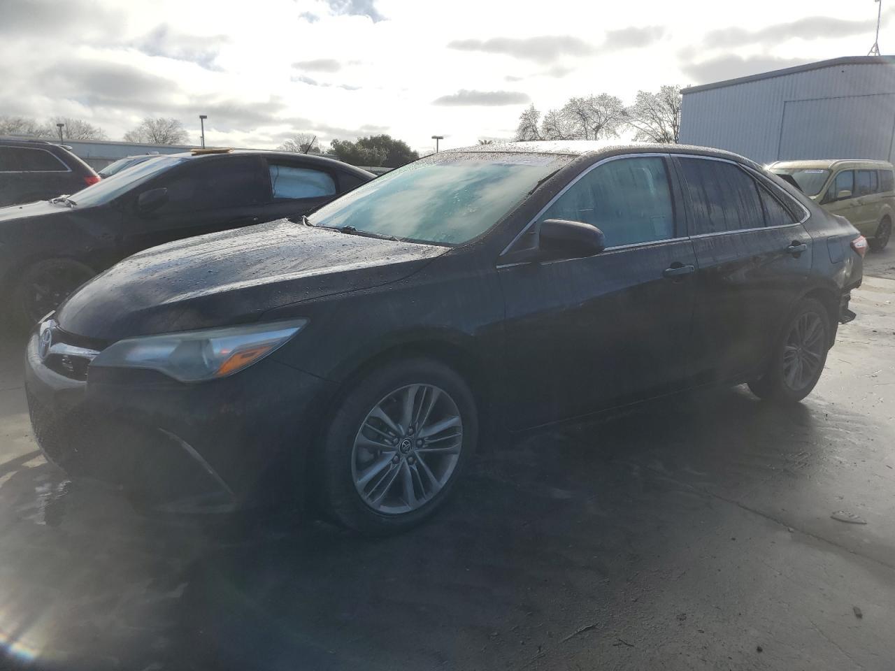 2016 TOYOTA CAMRY LE