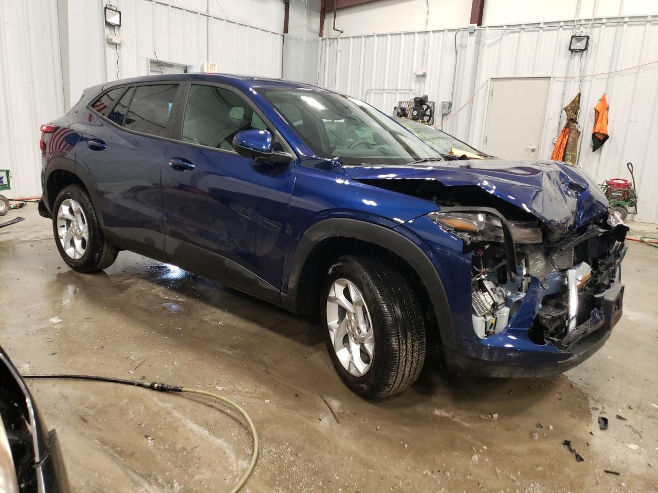 2024 CHEVROLET TRAX LS - Фото 4